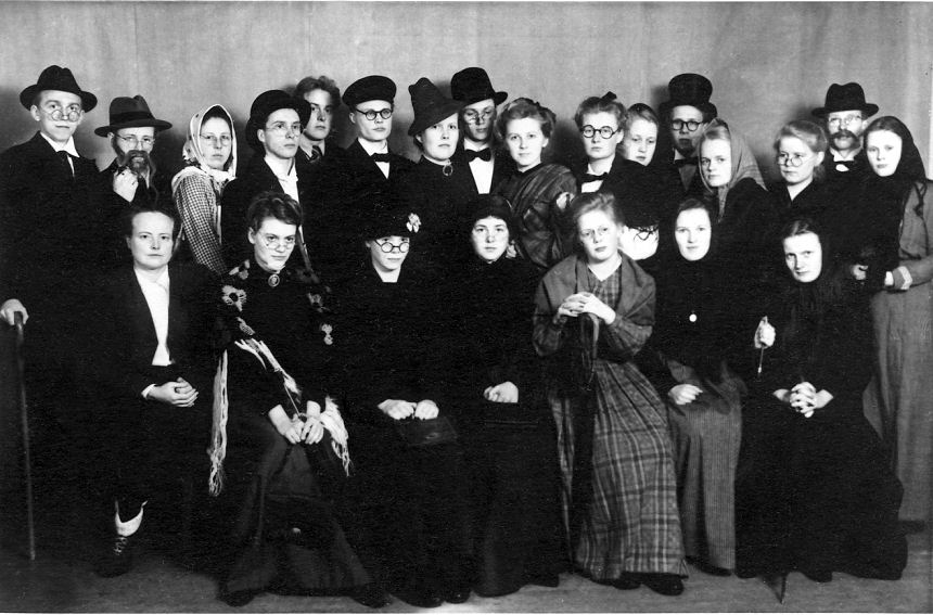Terttu Nyman vanhojen päivän kuvassa 1947