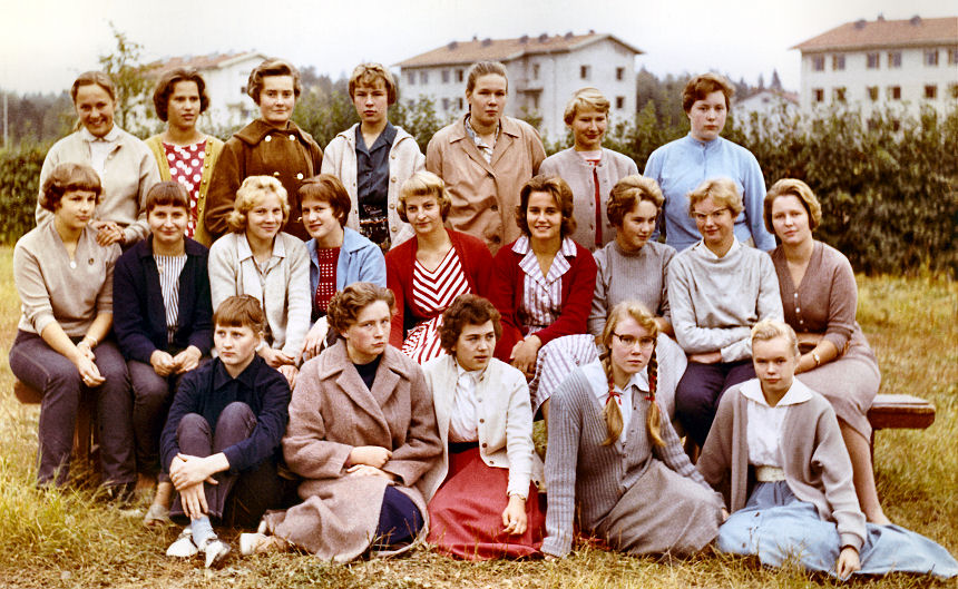6 B:n tyt�t 1958-1959