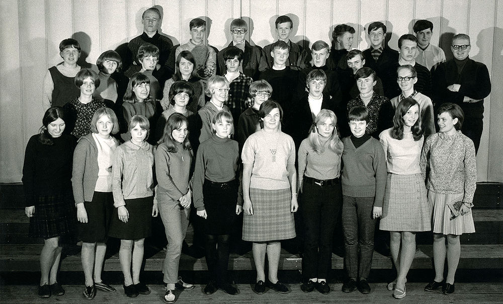 Järvenpään Yhteiskoulun 5 B luokka 1966-1967