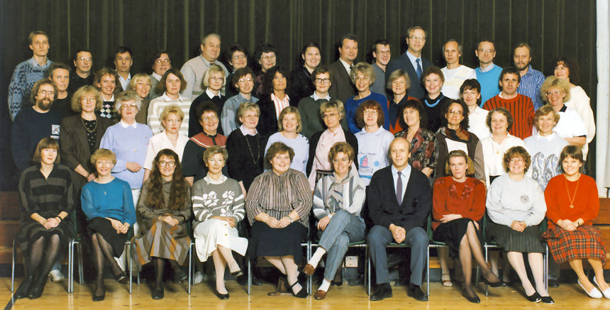 Järvenpään Yhteiskoulun opettajat ja henkilökunta 1988-89