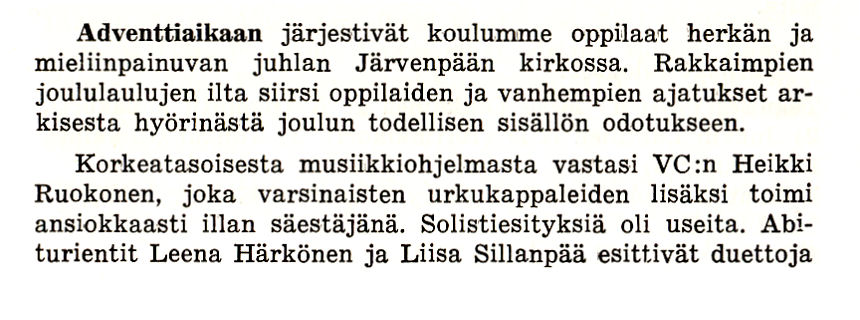 Adenttitilaisuus kirkossa