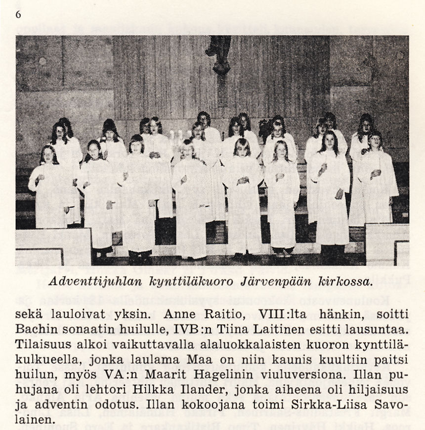 Adenttitilaisuus kirkossa
