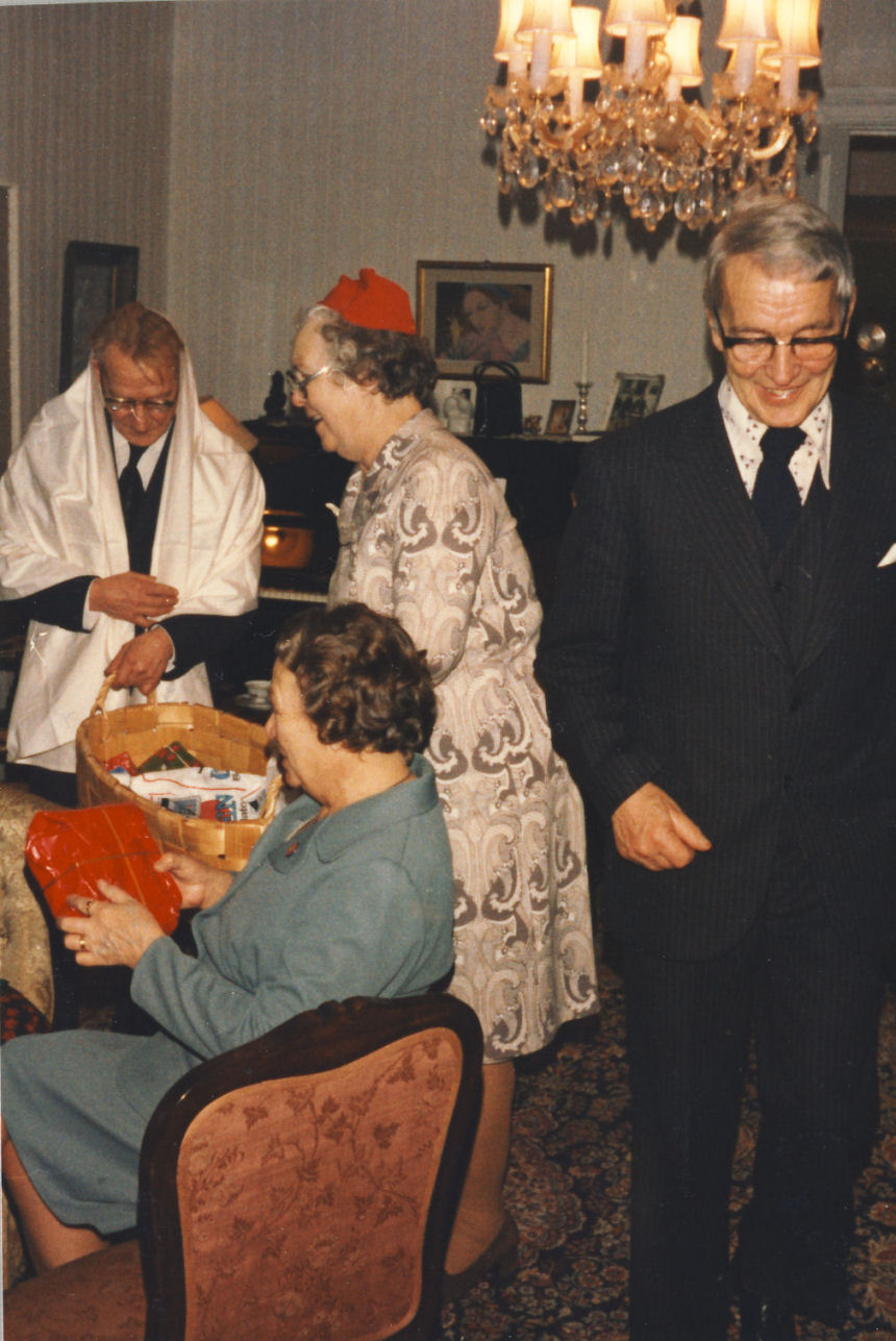 opettajat kokoontuivat kodeissa 1976