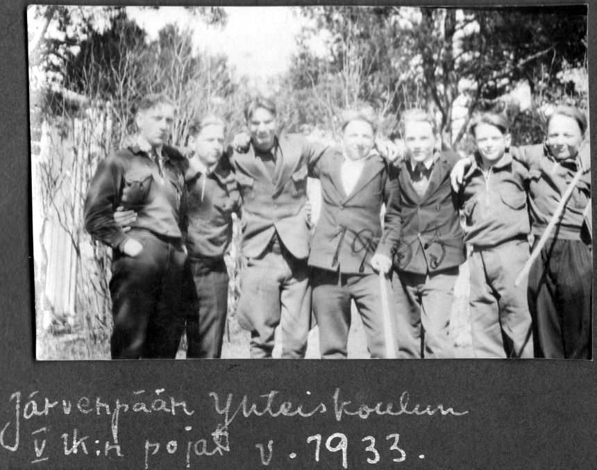 J�rvenp��n Yhteiskoulun 5 luokka 1933 kev��ll�