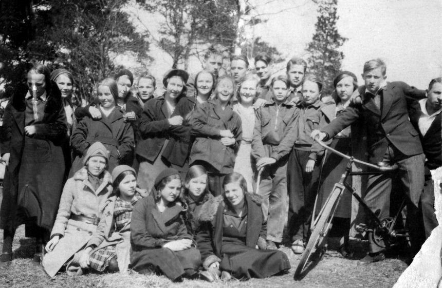 Järvenpään Yhteiskoulun 5 luokka 1933 keväällä