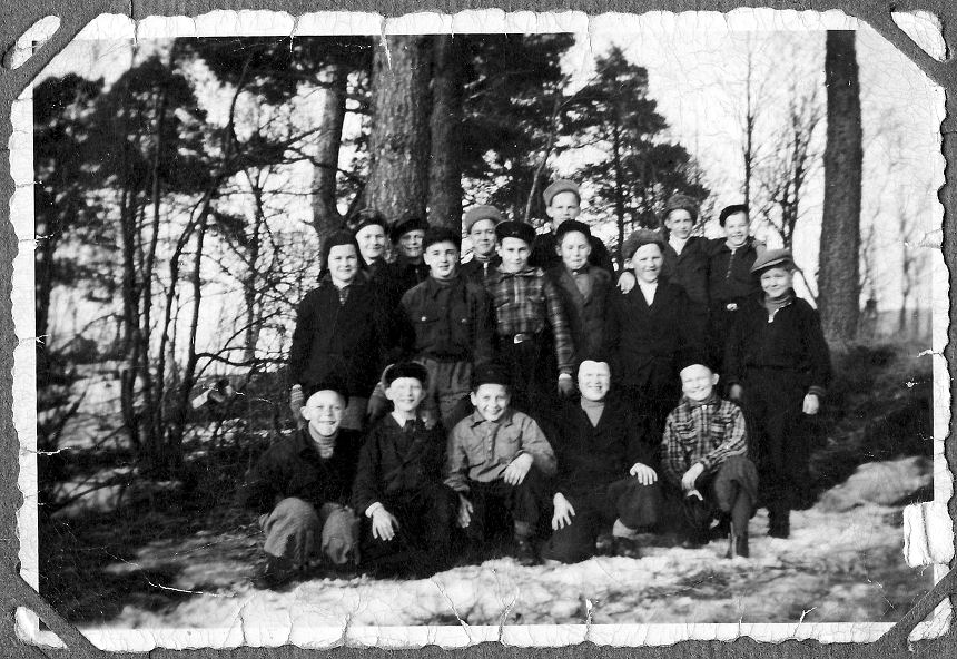 J�rvenp��n Yhteiskoulun 2 B vuosi 1942 poikia