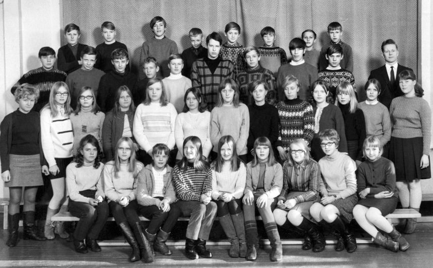 1967-68 luokkakuva 3 B