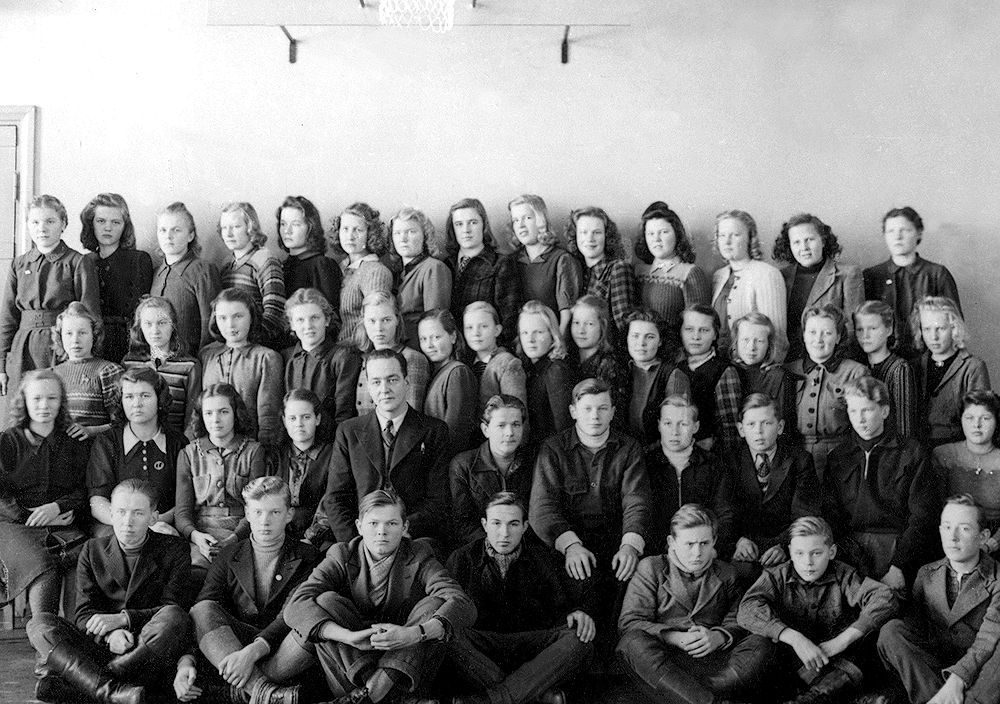 Järvenpään Yhteiskoulun 4 A luokka 1946-1947
