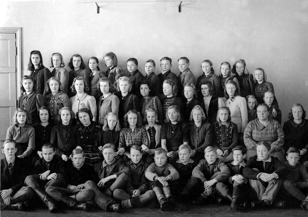 J�rvenp��n Yhteiskoulun 3 A luokka 1945-1946