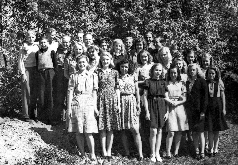 Järvenpään Yhteiskoulun 4 A luokka 1946-1947