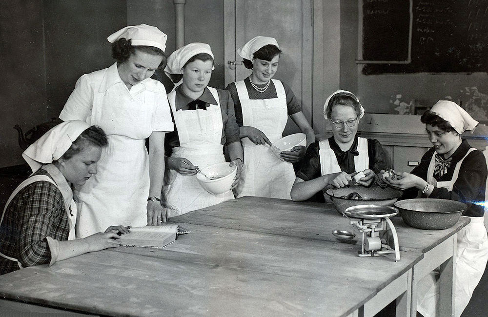 5 A tyt�t kotitalous 1951-1952