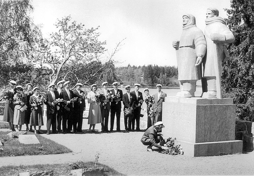 Ylioppilaat 1956 lakkiaisissa