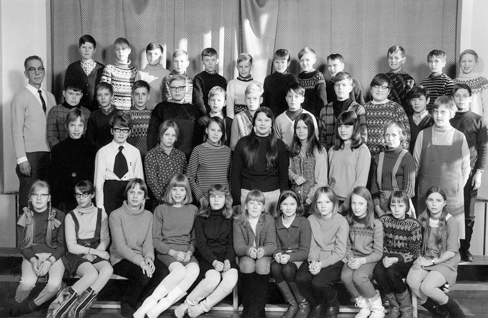Järvenpään Yhteiskoulun 2 B luokka 1967-1968