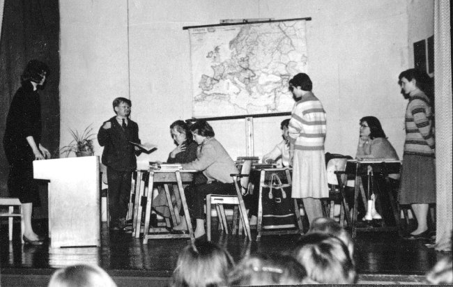 4A:n luokkajuhlan näytelmästä kevät 1958