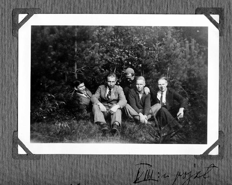 1936perunaretki04PT.jpg - 8 LUOKAN POJAT PERUNARETKELLÄ. Pekka Talvelan albumista.