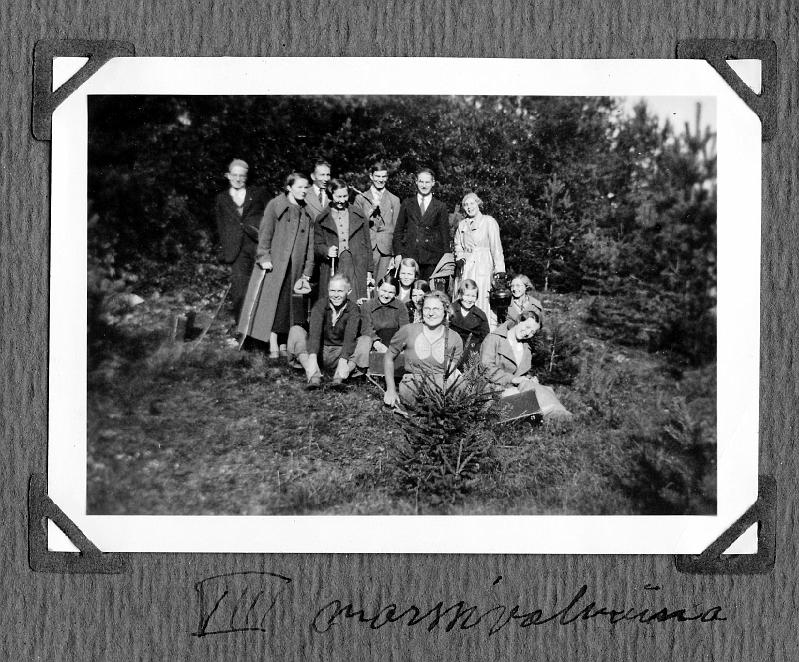 1936perunaretki05PT.jpg - KAIKKI MARSSIVALMIINA.Pekka Talvelan albumista.