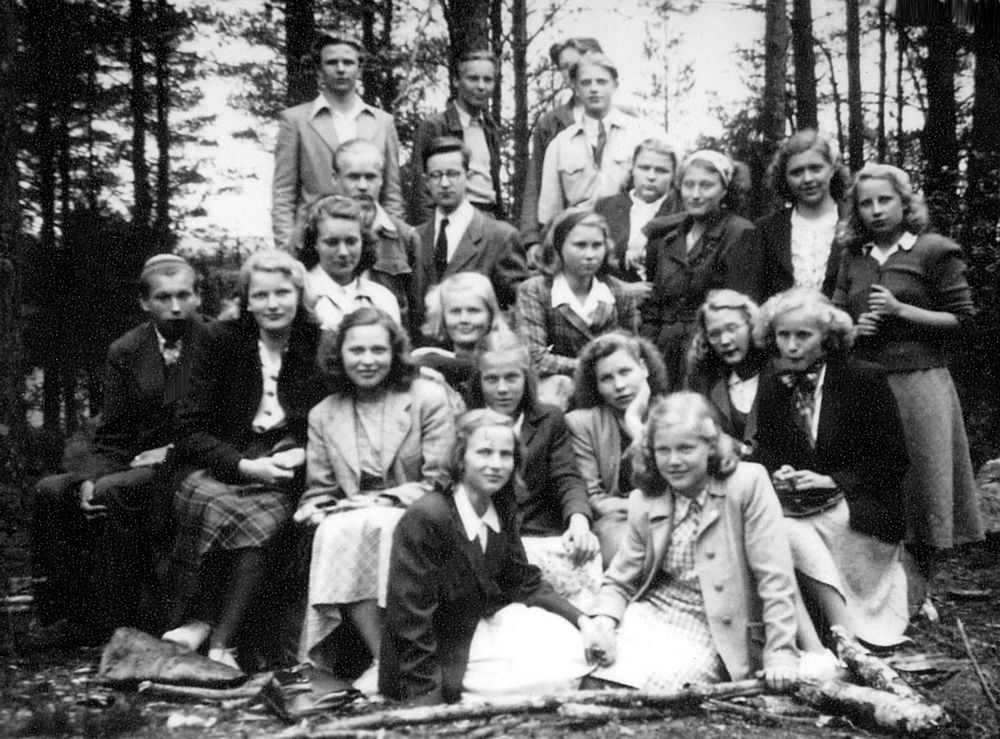 J�rvenp��n Yhteiskoulun 6 lk luokka 1948-1949 Nurmij�rviretki